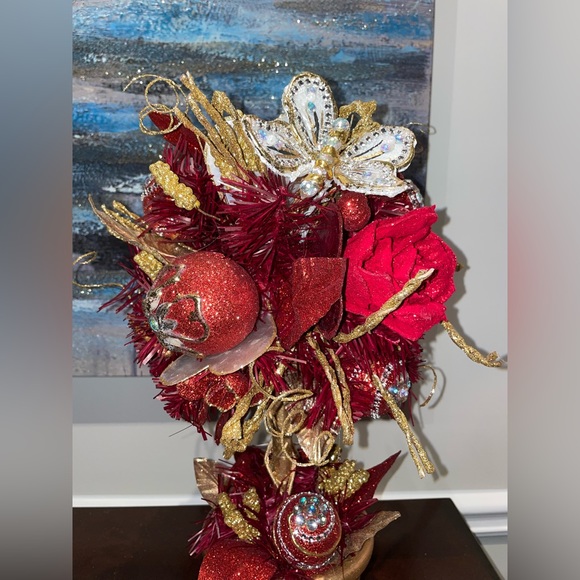 Valentine’s Day Floral Topiary Tree - Picture 5 of 8